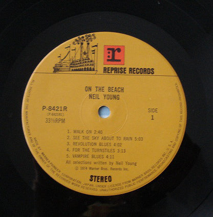 Neil Young : On The Beach (LP, Album)